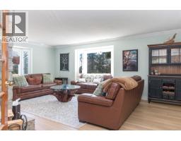 Family room - 1866 Barrett Dr, North Saanich, BC V8L4V2 Photo 10