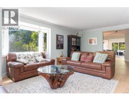 Kitchen - 1866 Barrett Dr, North Saanich, BC V8L4V2 Photo 15