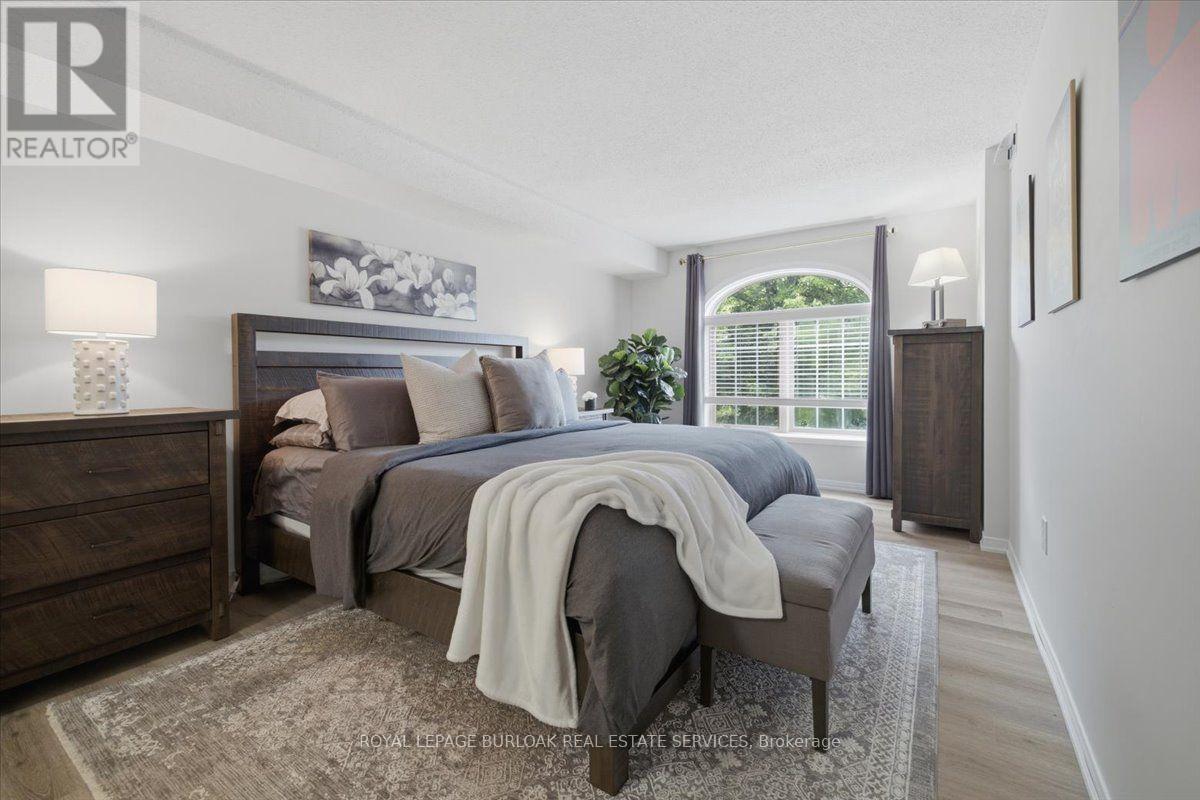 #E305 216 PLAINS ROAD W - 18