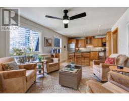 Th16 - 18 La Rose Avenue, Toronto, ON M9P1A5 Photo 12