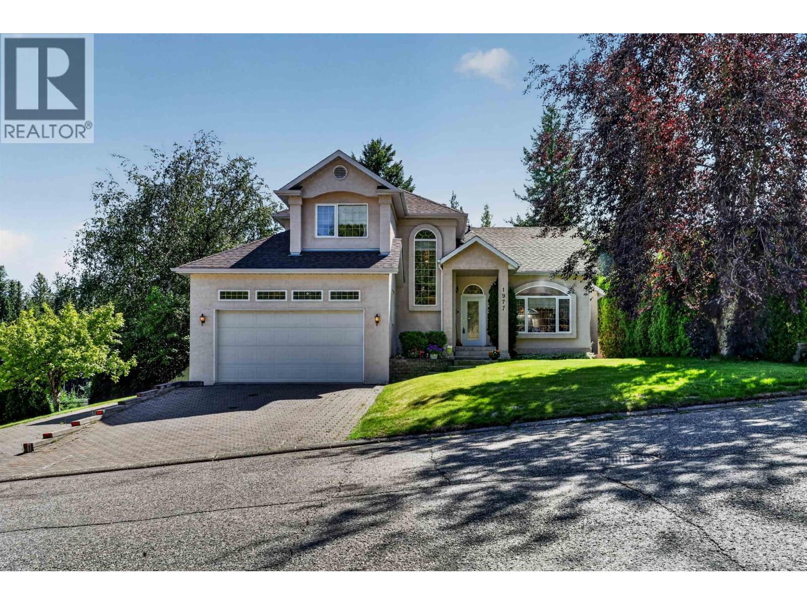 1977 CLEARWOOD CRESCENT - 1