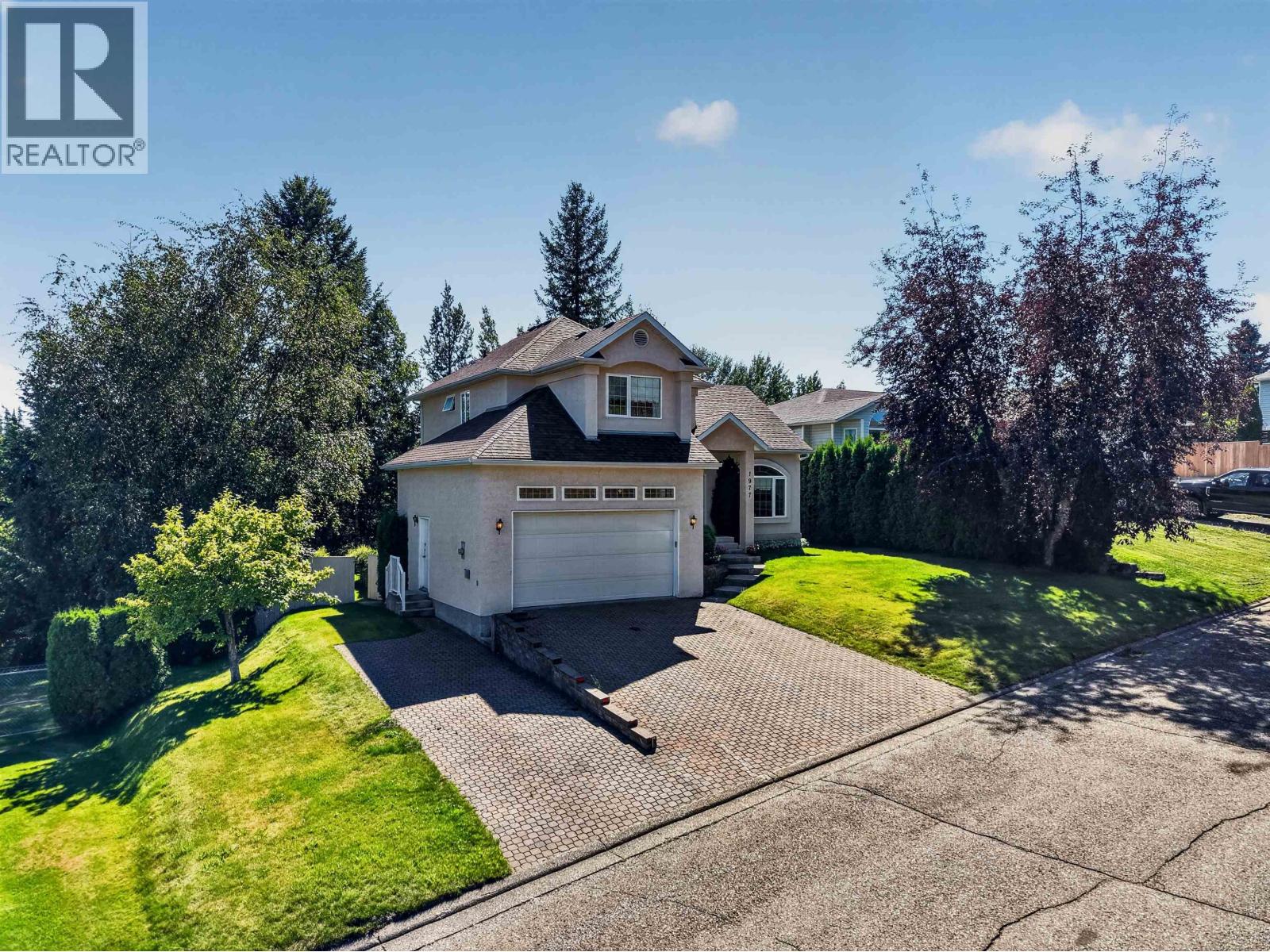 1977 CLEARWOOD CRESCENT - 2