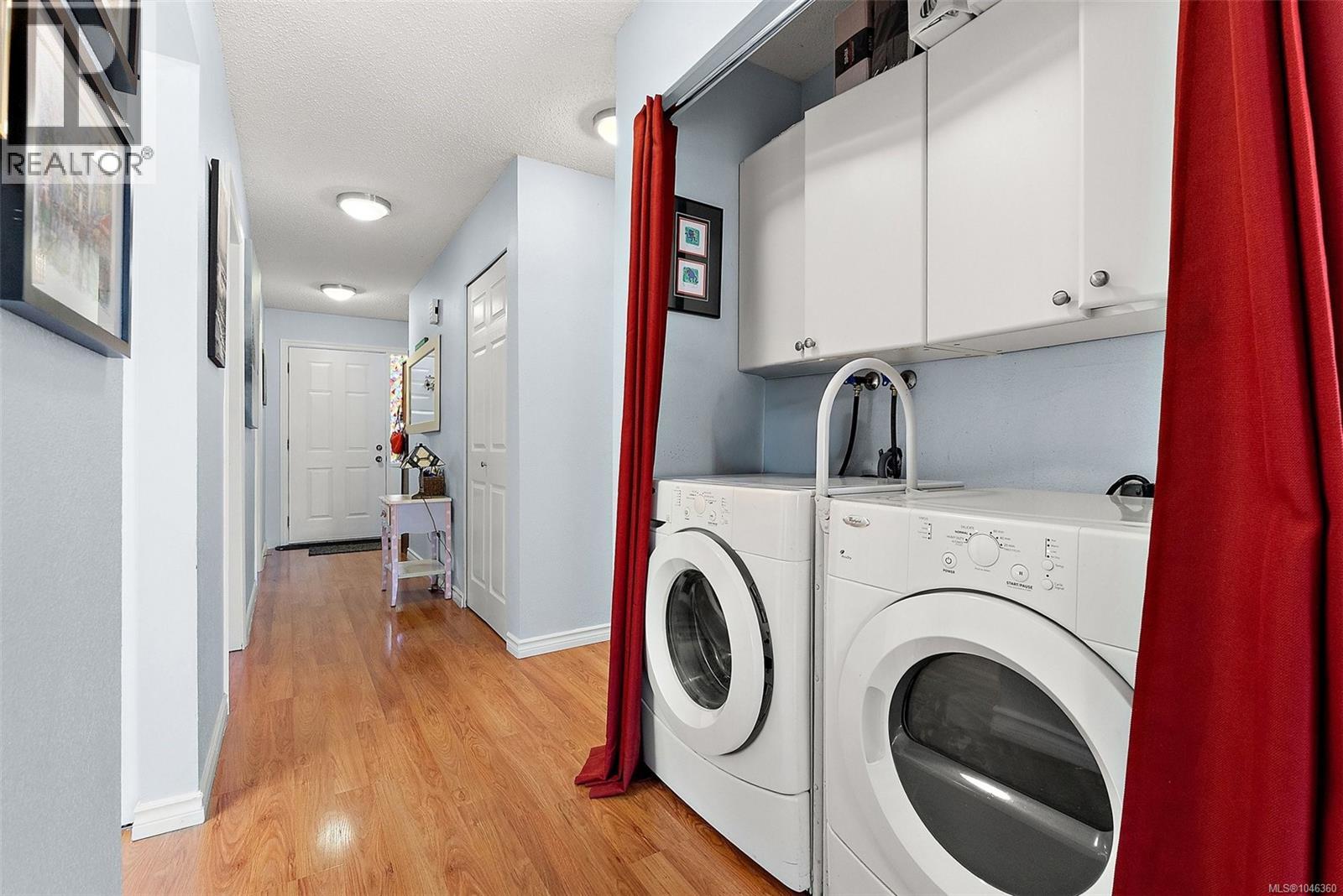  855 Sevenoaks Road, Saanich