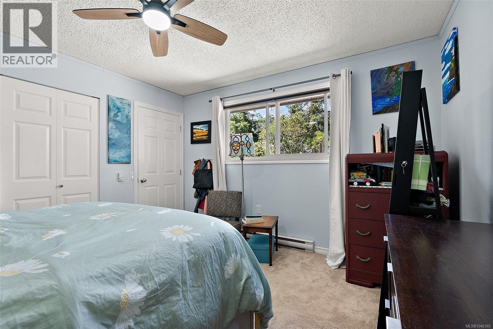  855 Sevenoaks Road, Saanich