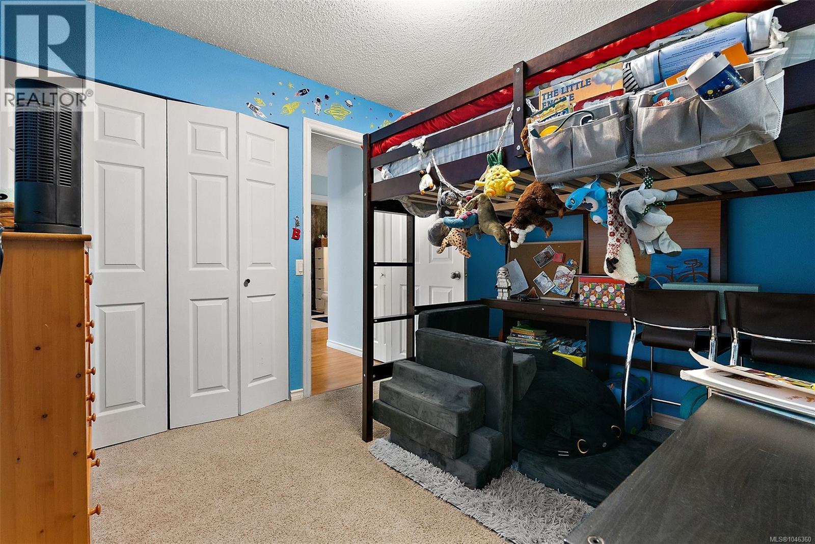  855 Sevenoaks Road, Saanich