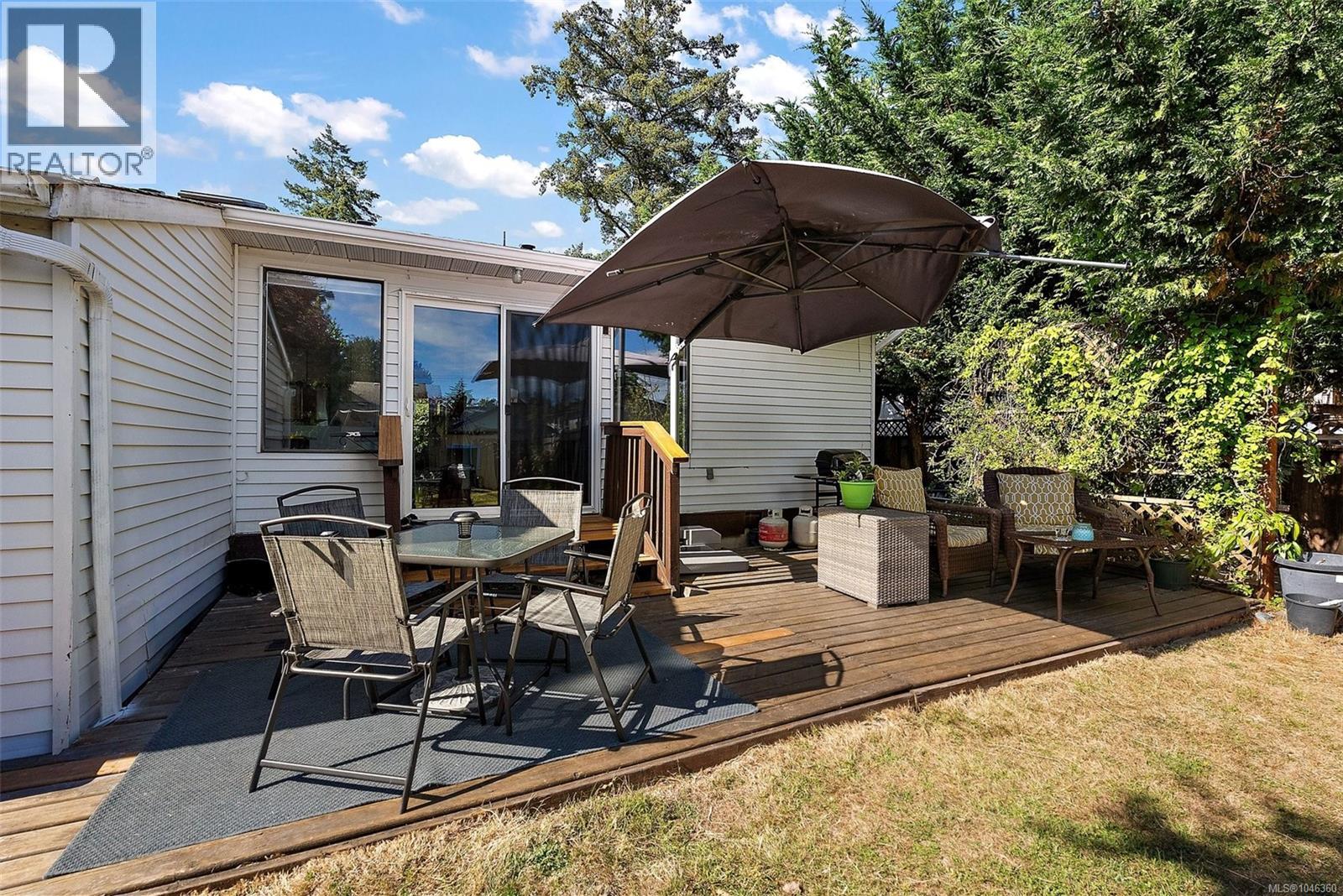  855 Sevenoaks Road, Saanich