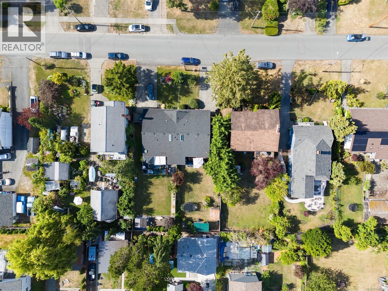  855 Sevenoaks Road, Saanich