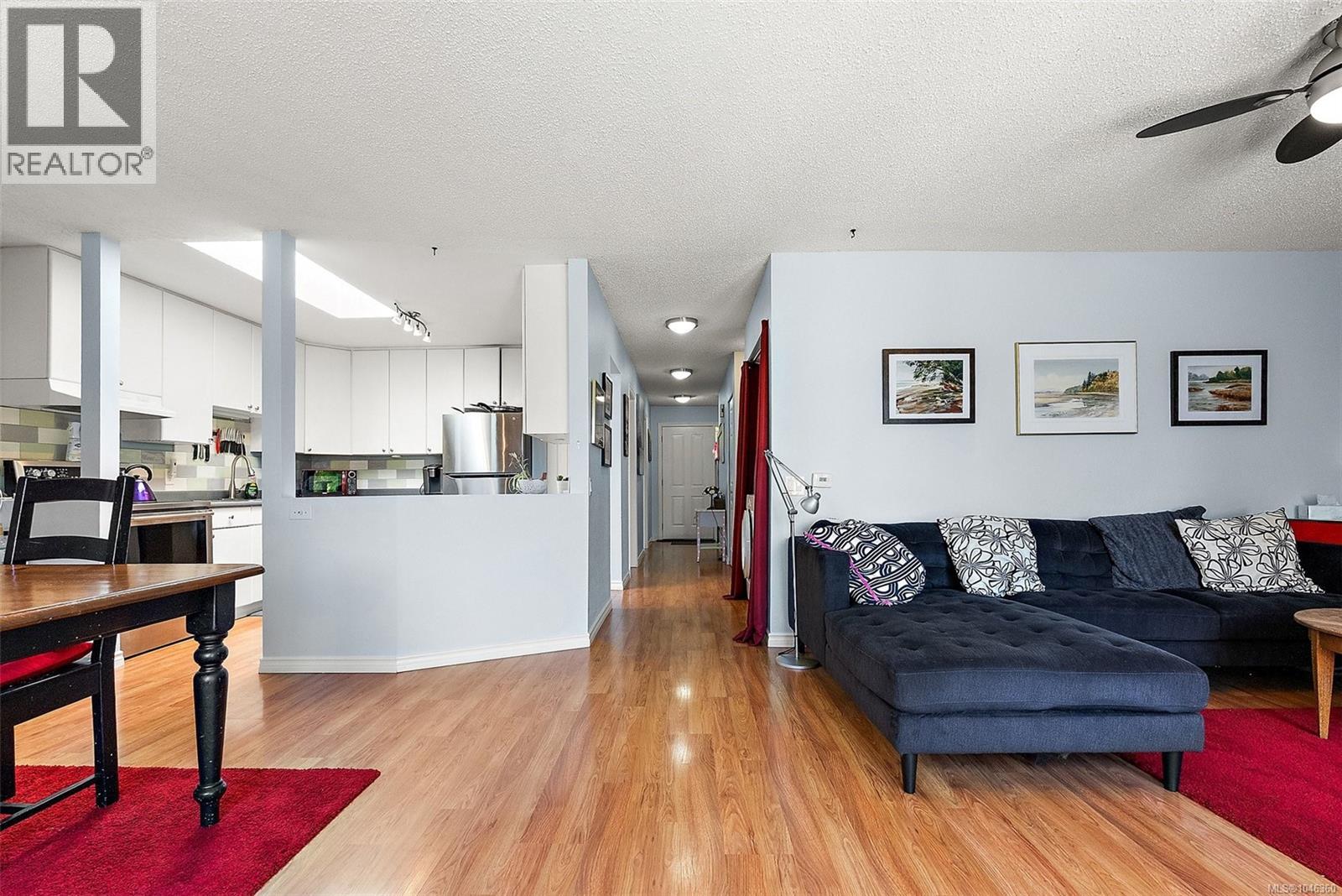  855 Sevenoaks Road, Saanich