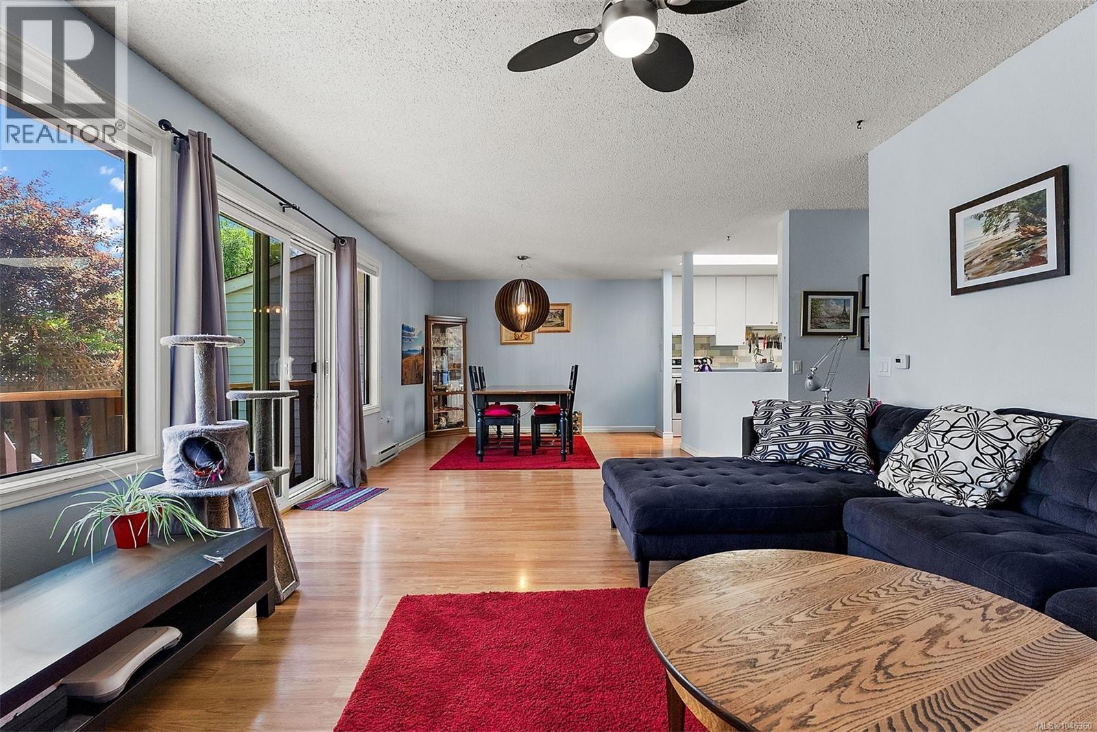  855 Sevenoaks Road, Saanich