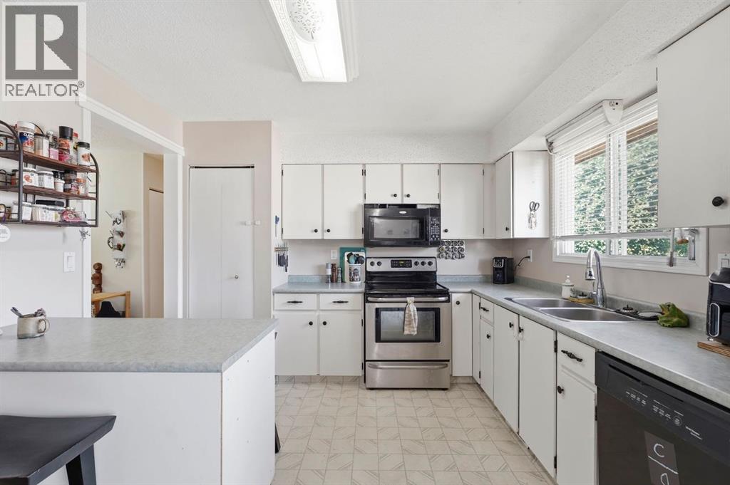 4420 57 Avenue - Image 9