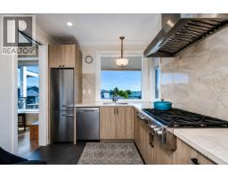 6860 Hycrest Drive, Burnaby, BC V5B2X2 Photo 23