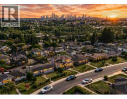 6860 Hycrest Drive, Burnaby, BC V5B2X2 Photo 6