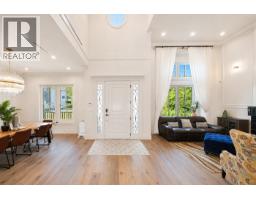 6860 Hycrest Drive, Burnaby, BC V5B2X2 Photo 8