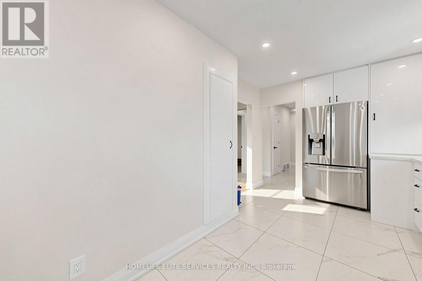 76 GOODERHAM DRIVE - 13
