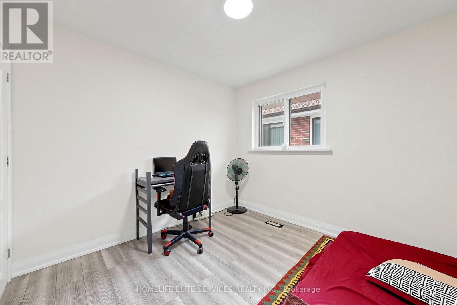 76 GOODERHAM DRIVE - 21
