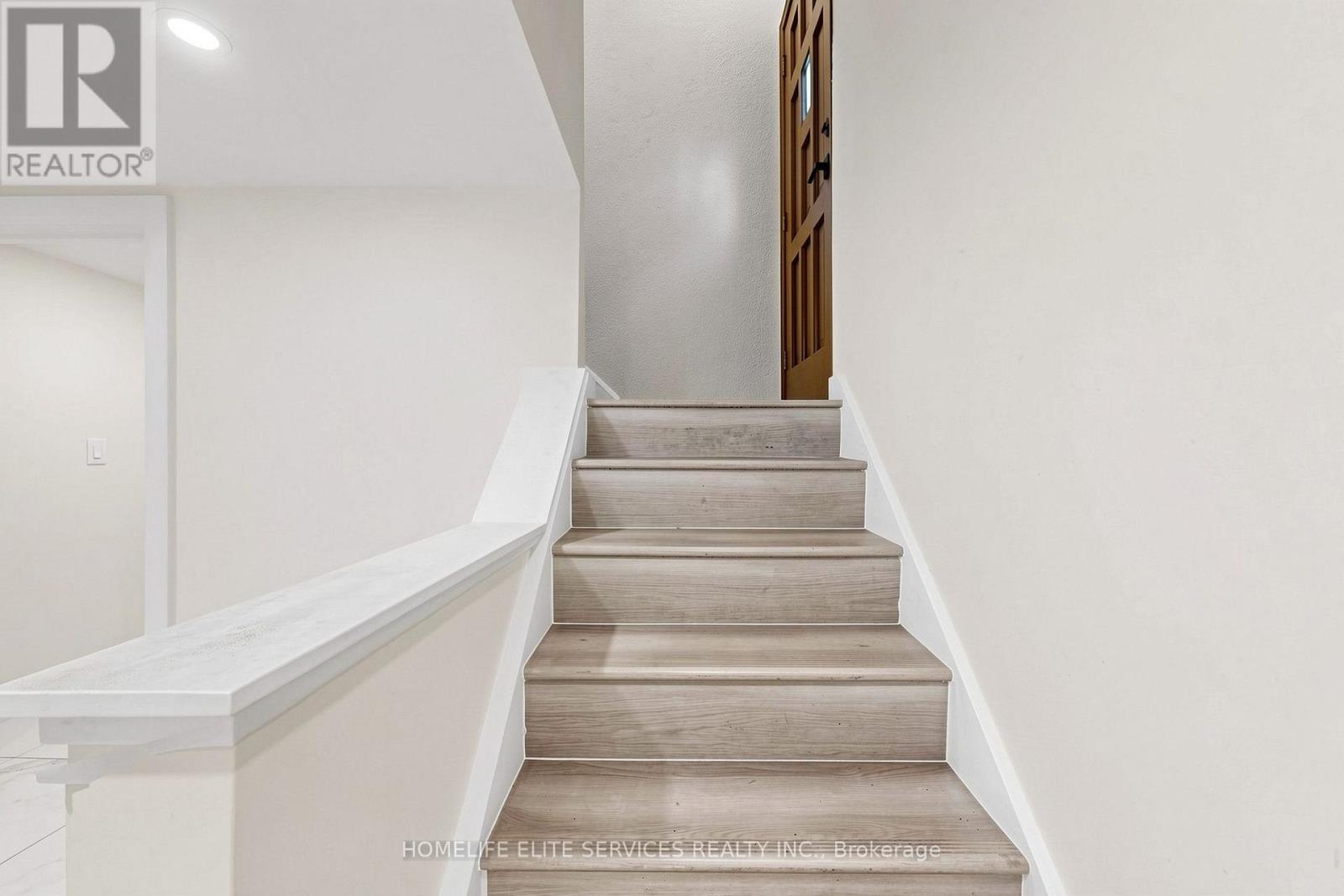 76 GOODERHAM DRIVE - 26