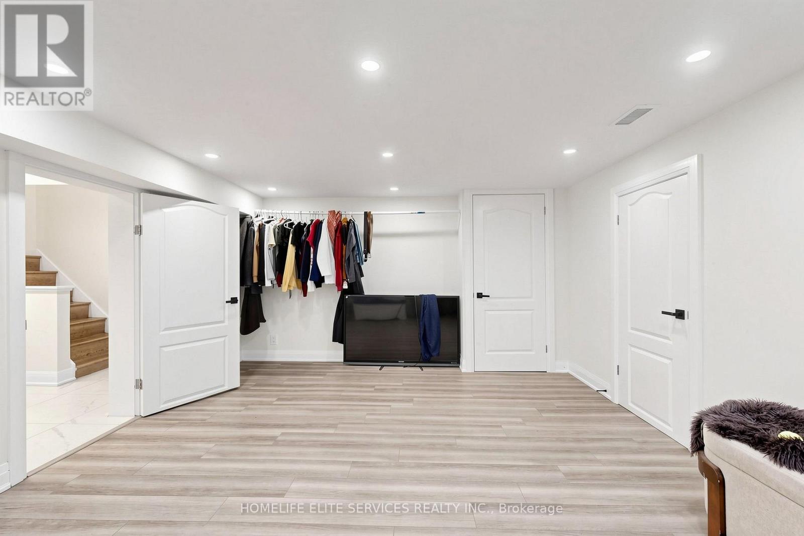 76 GOODERHAM DRIVE - 30