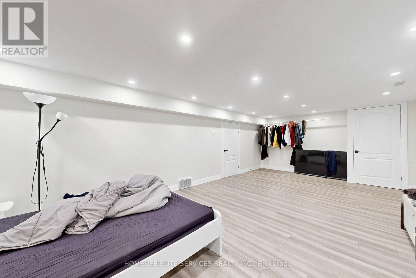 76 GOODERHAM DRIVE - 35
