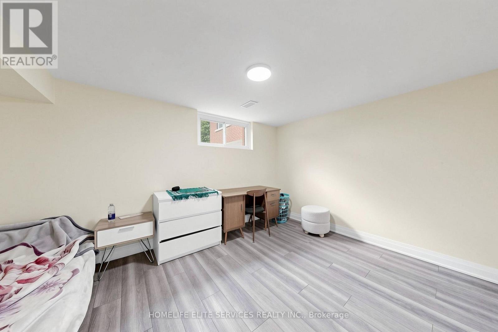 76 GOODERHAM DRIVE - 38