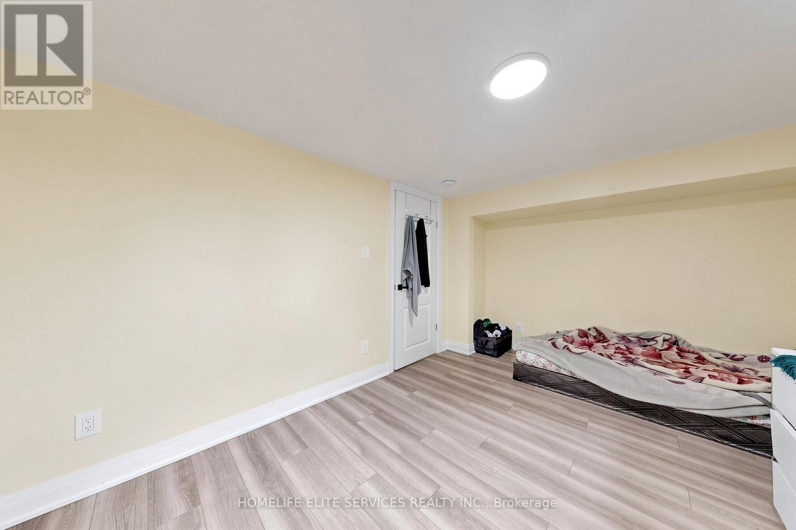 76 GOODERHAM DRIVE - 39