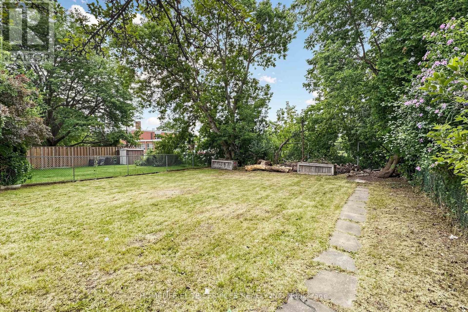 76 GOODERHAM DRIVE - 49