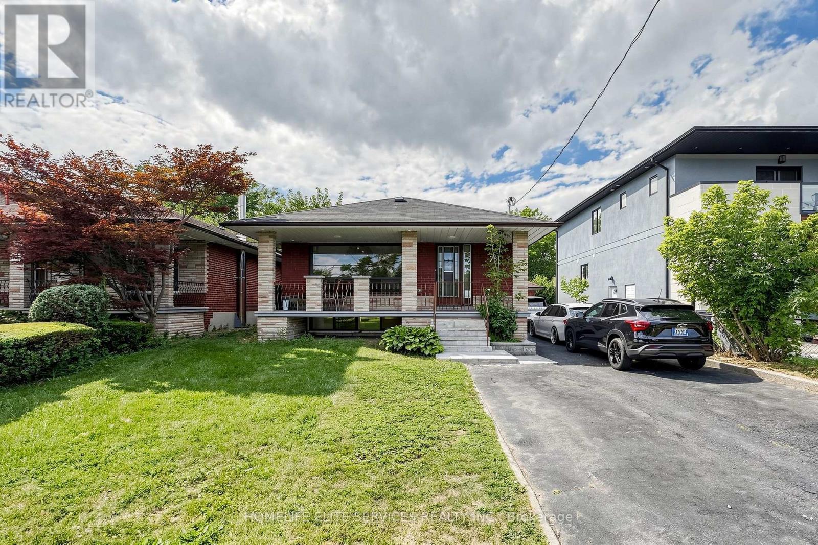 76 GOODERHAM DRIVE - 5