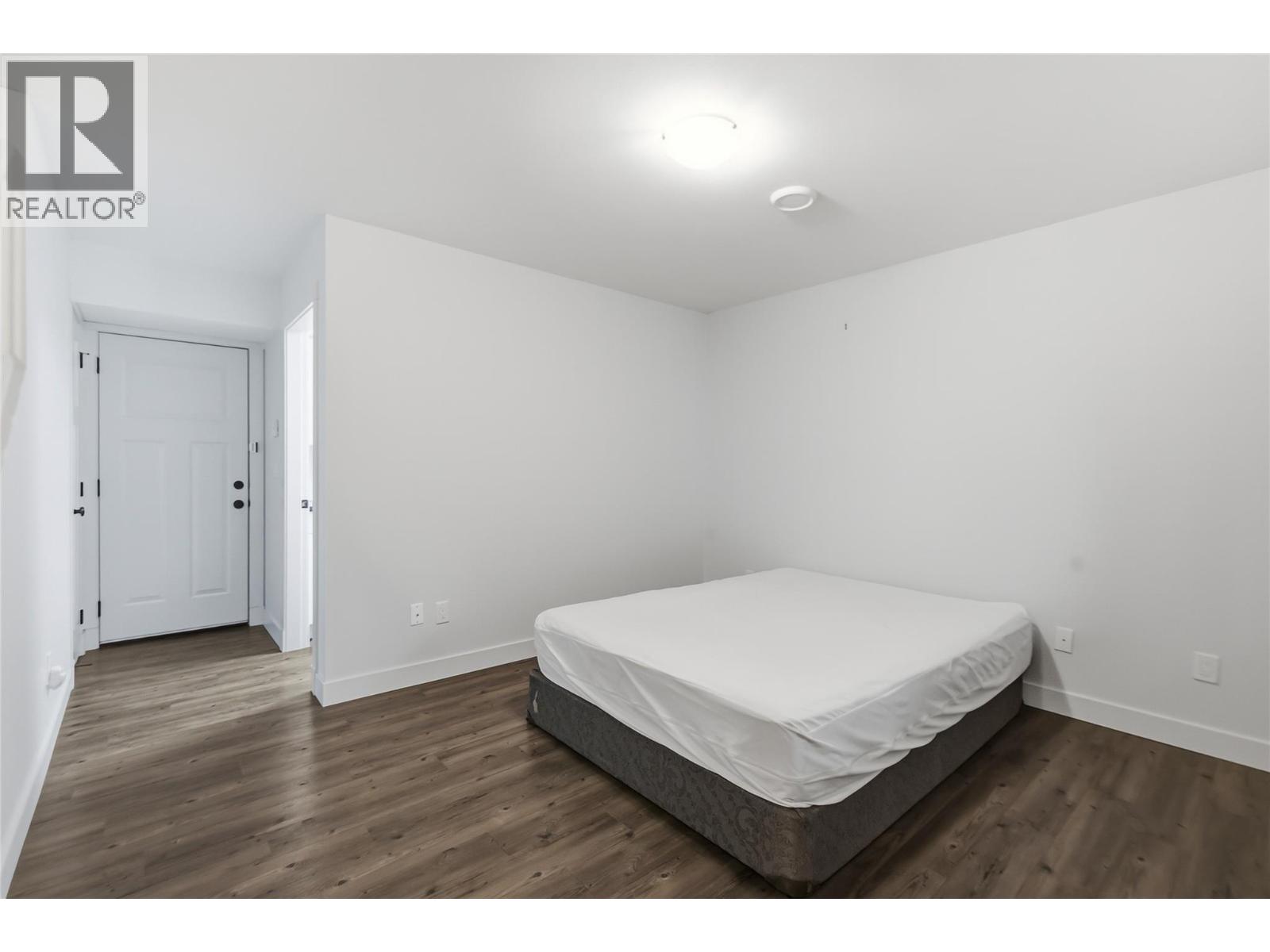 560 Christleton Avenue - 16