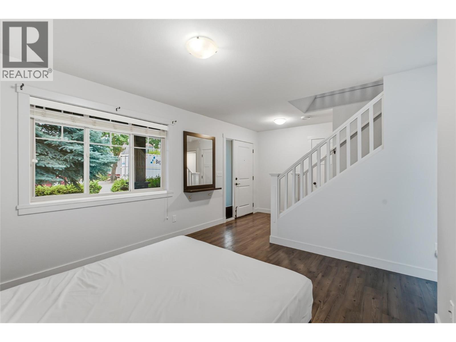 560 Christleton Avenue - 15
