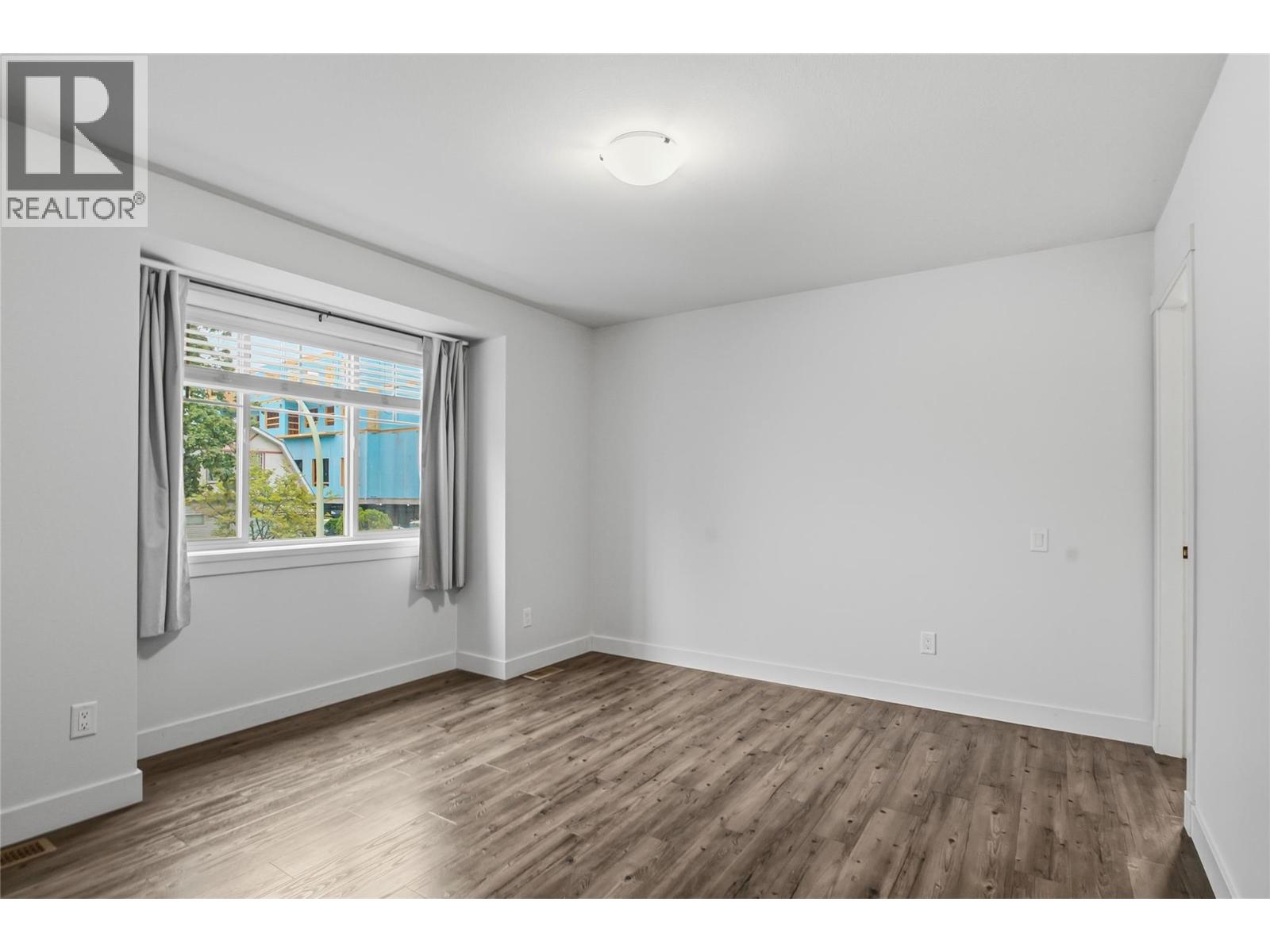 560 Christleton Avenue - 28