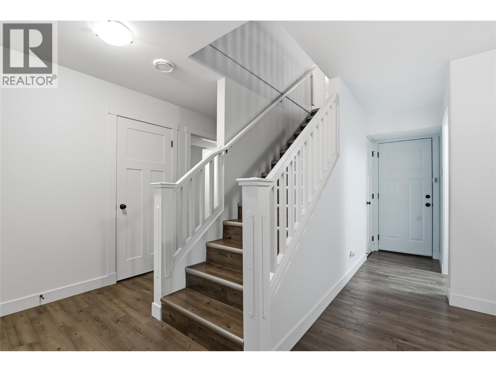  560 Christleton Avenue, Kelowna