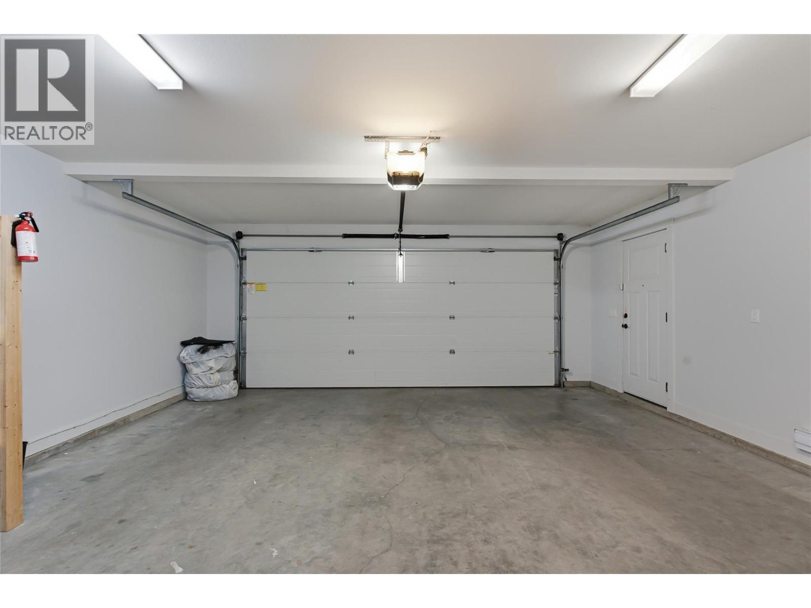  560 Christleton Avenue, Kelowna