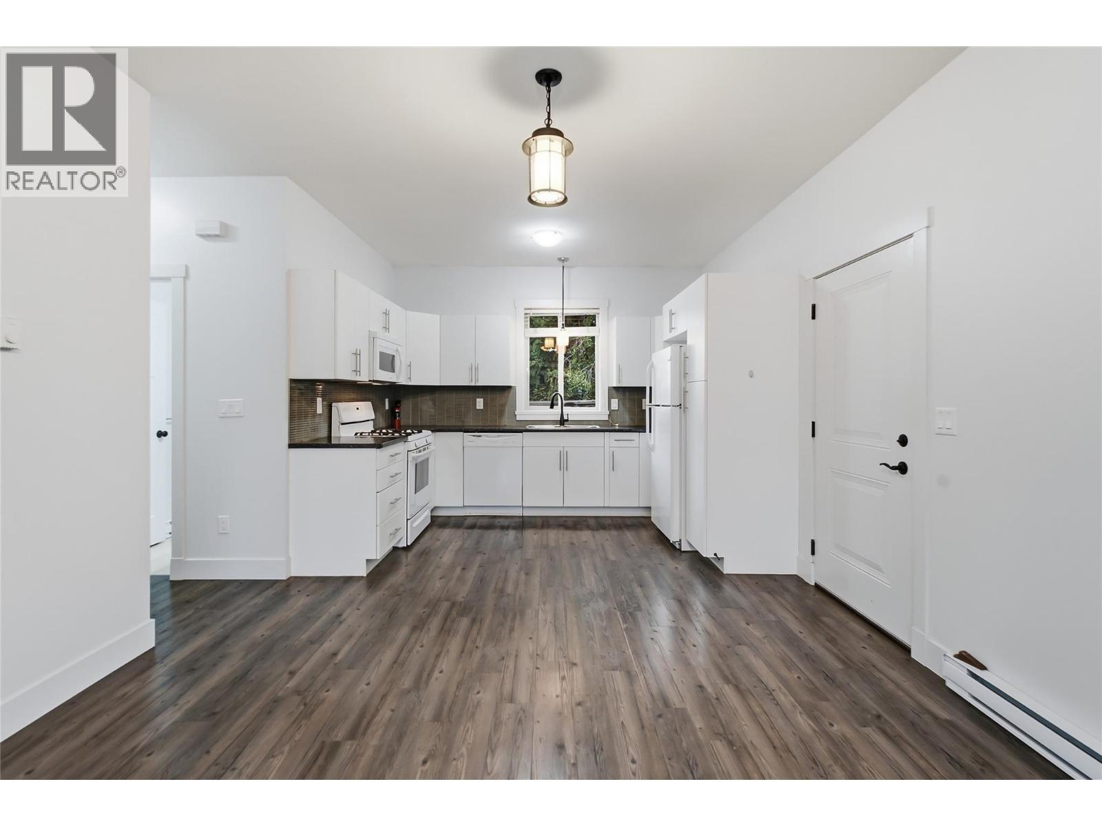  560 Christleton Avenue, Kelowna