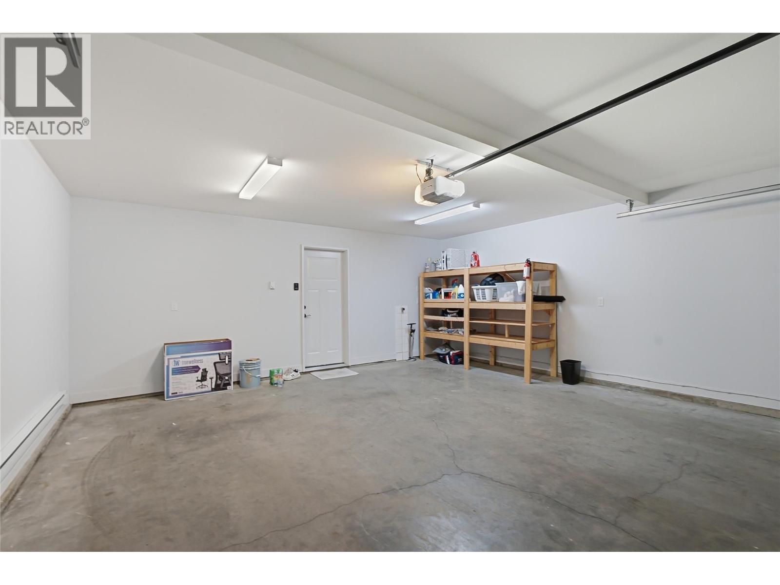 560 Christleton Avenue - 32