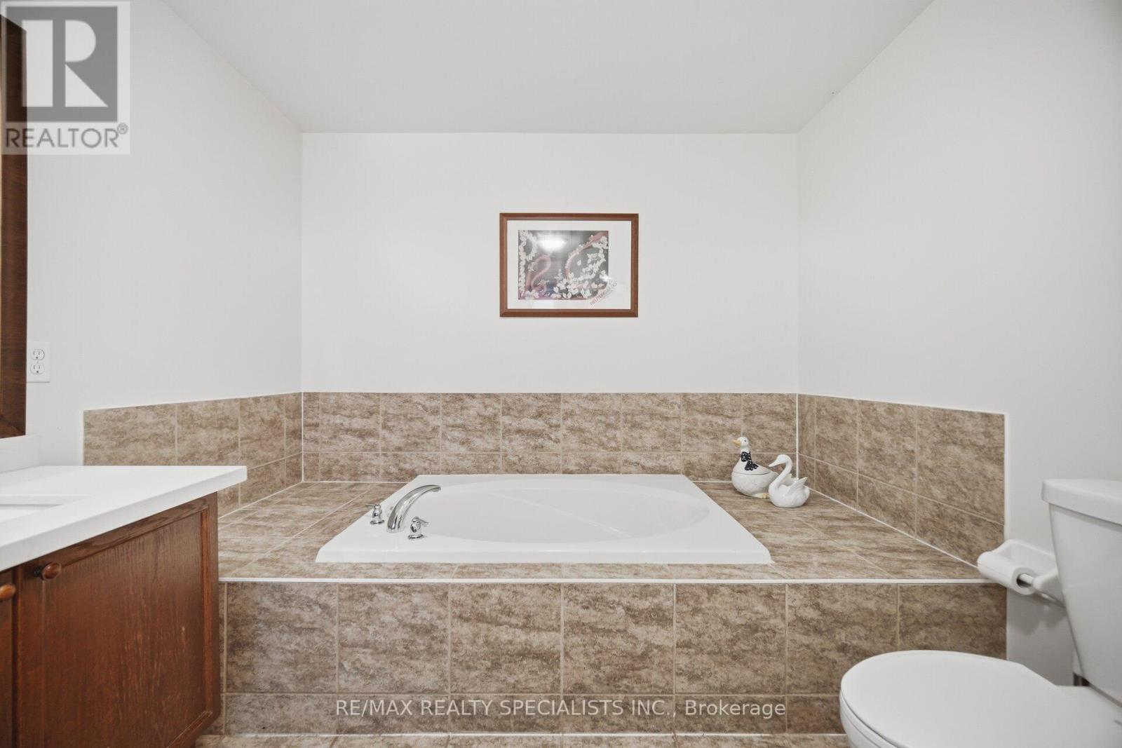 3225 ESCADA DRIVE - 23