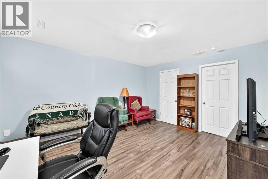 #802 140 Sagewood Boulevard SW - 31