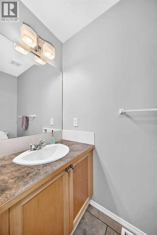 #802 140 Sagewood Boulevard SW - 18