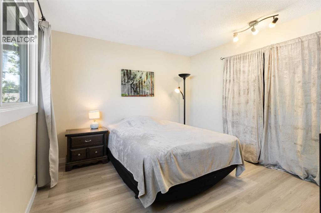 14904 1 Street SE - 14