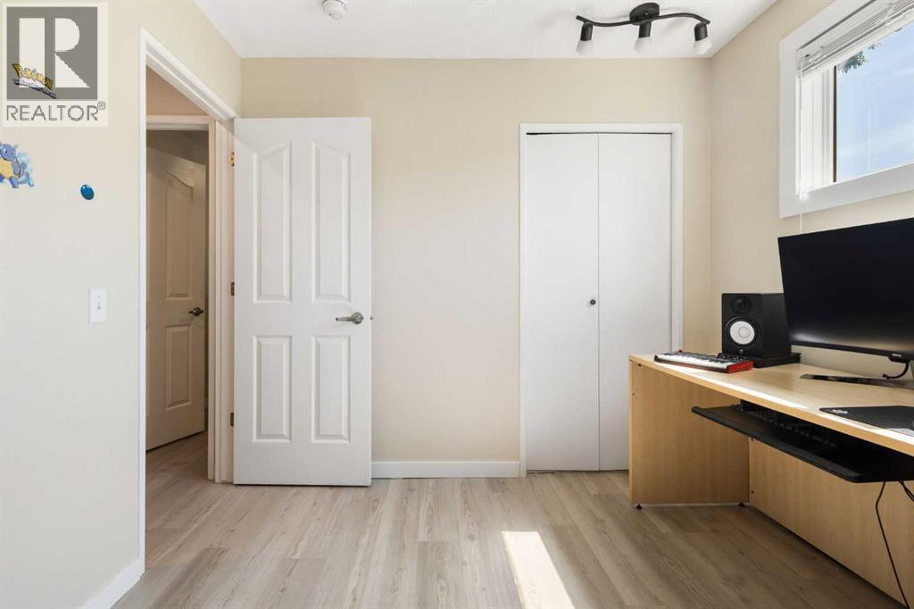 14904 1 Street SE - 19