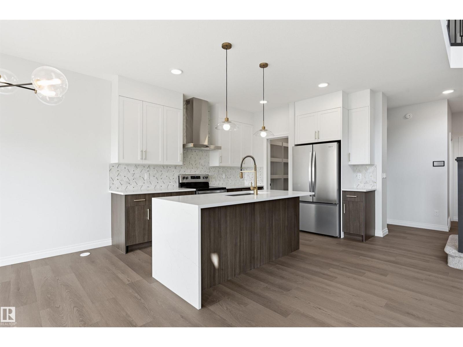 935 18 AV NW - 11