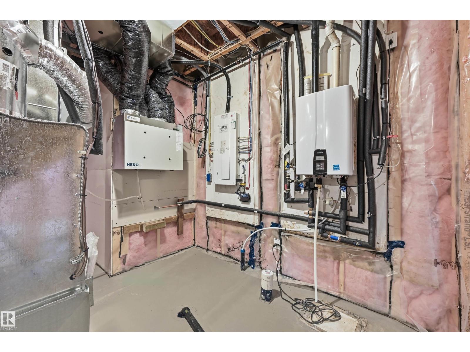 935 18 AV NW - 52