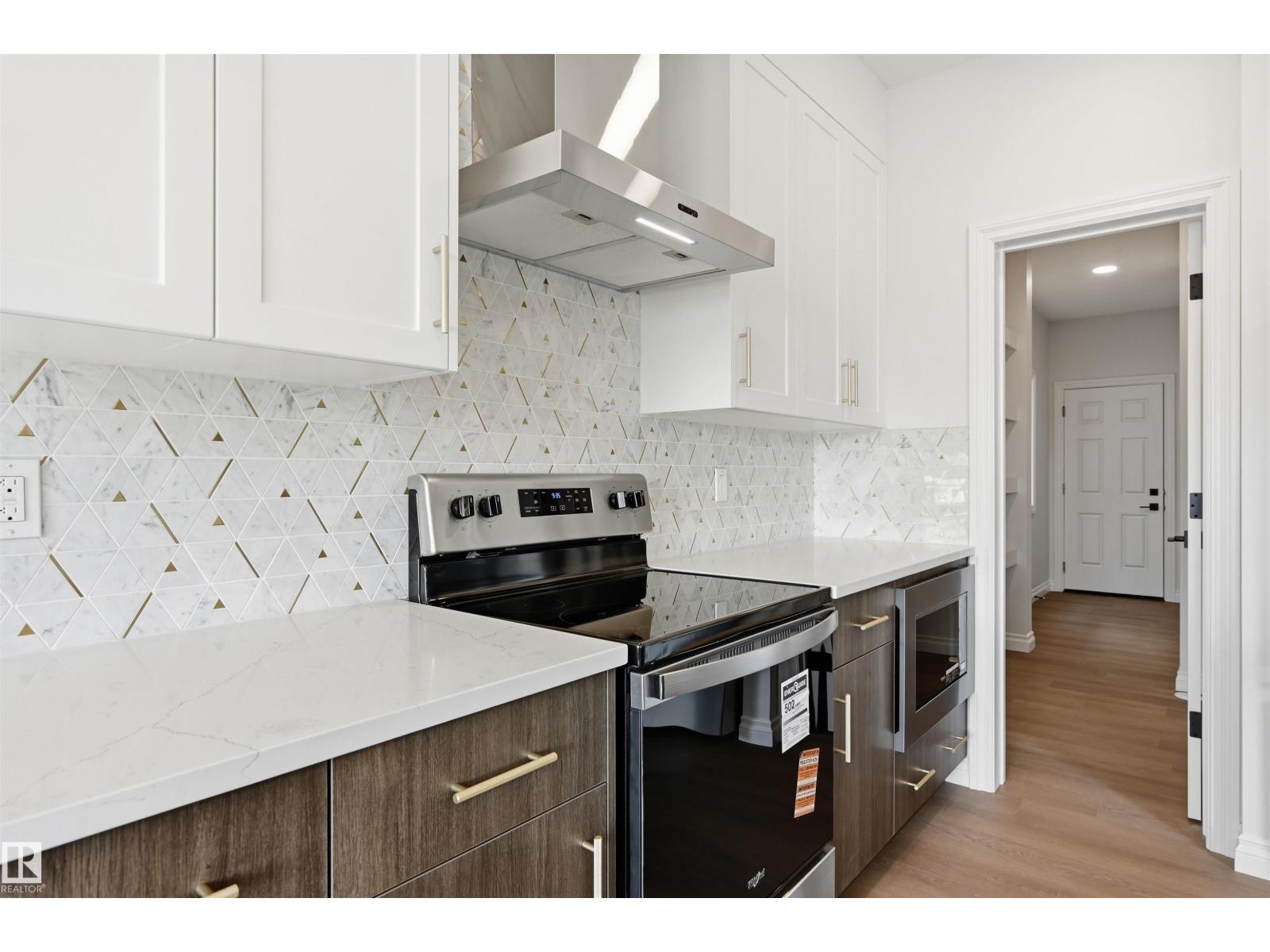 935 18 AV NW - 16