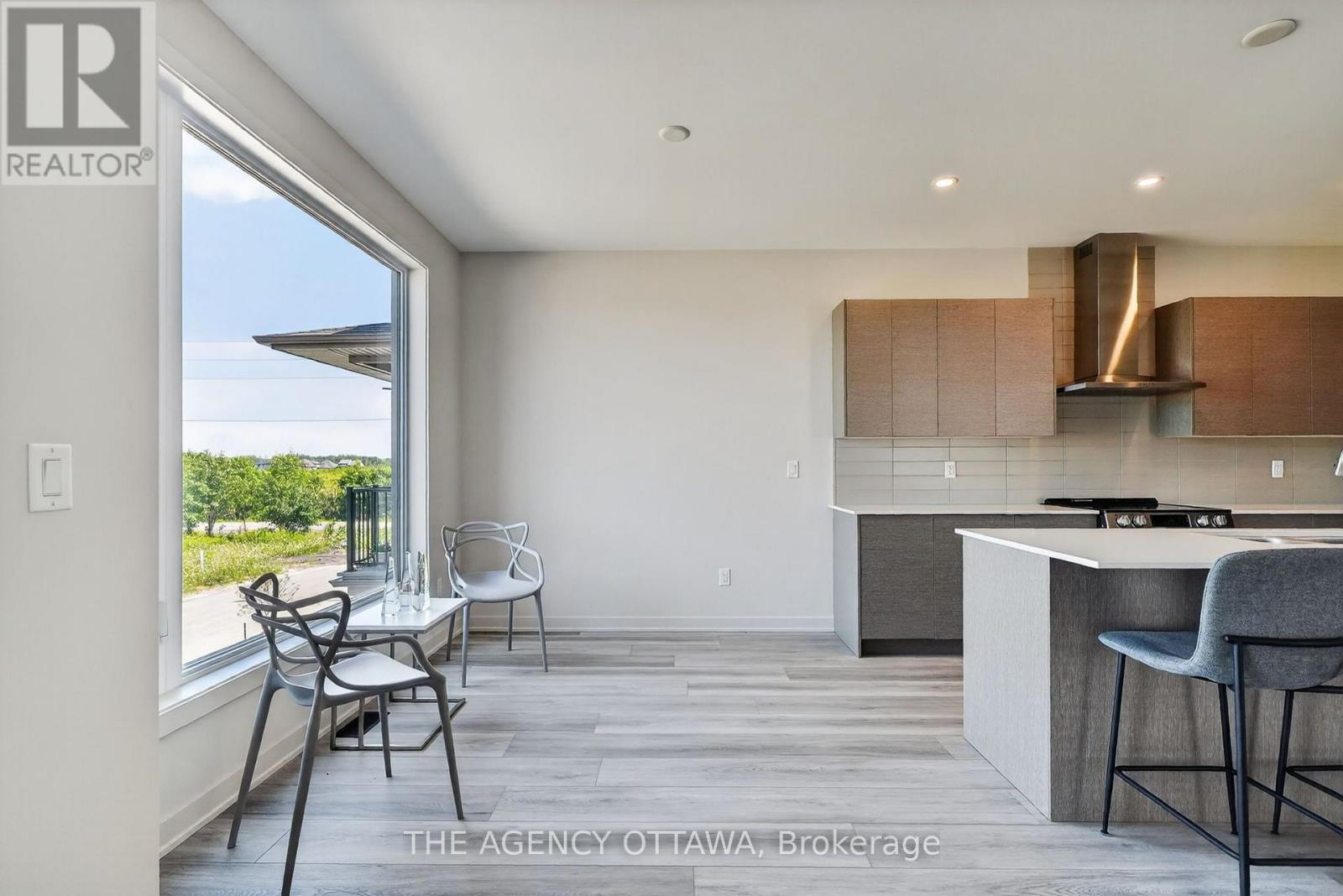 3 Bed, 3 Bath House for Sale in Ottawa – 3007 SHOWCASE CRESCENT, Ottawa – MLS# X13653146 - Image 13