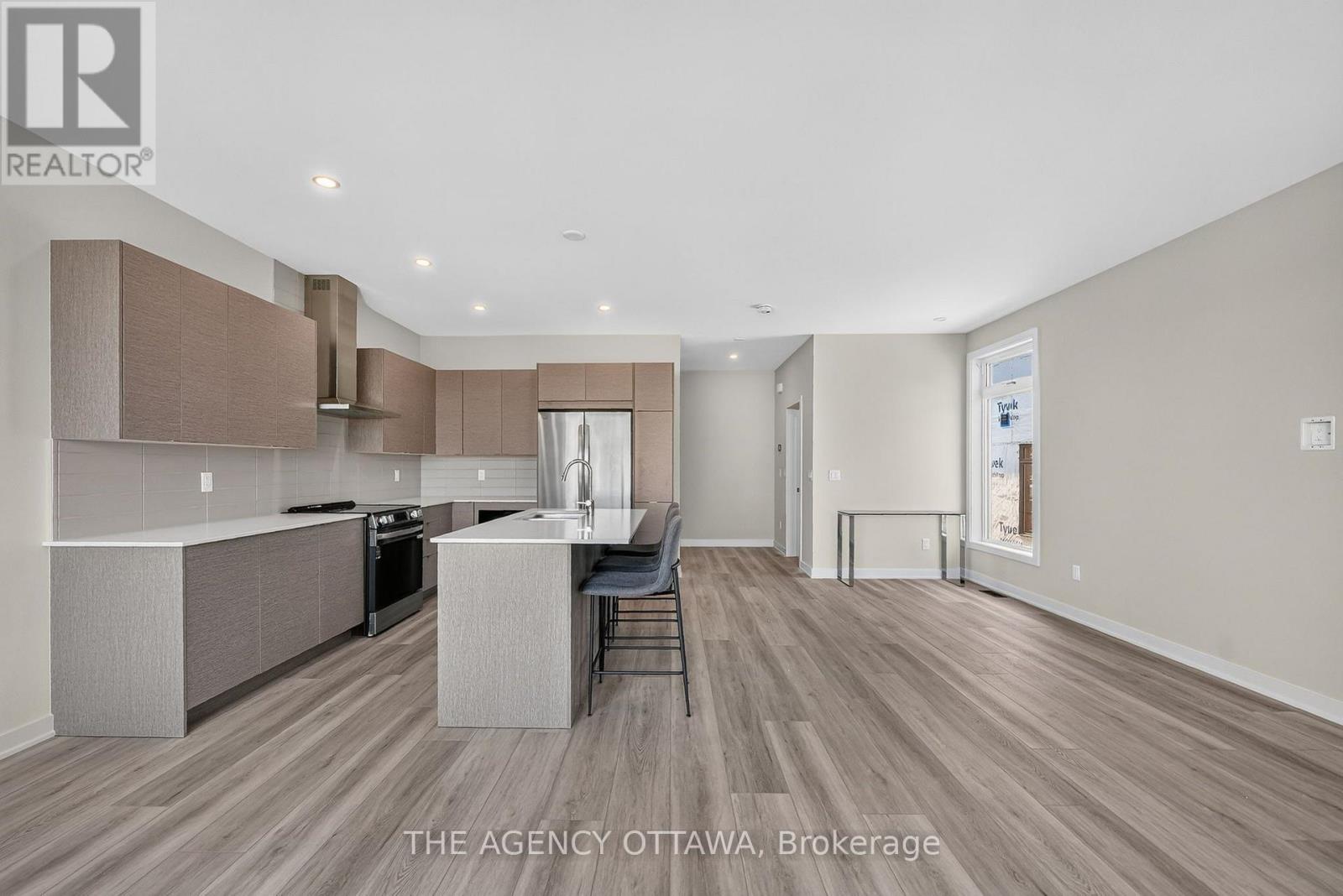 3 Bed, 3 Bath House for Sale in Ottawa – 3007 SHOWCASE CRESCENT, Ottawa – MLS# X13653146 - Image 16