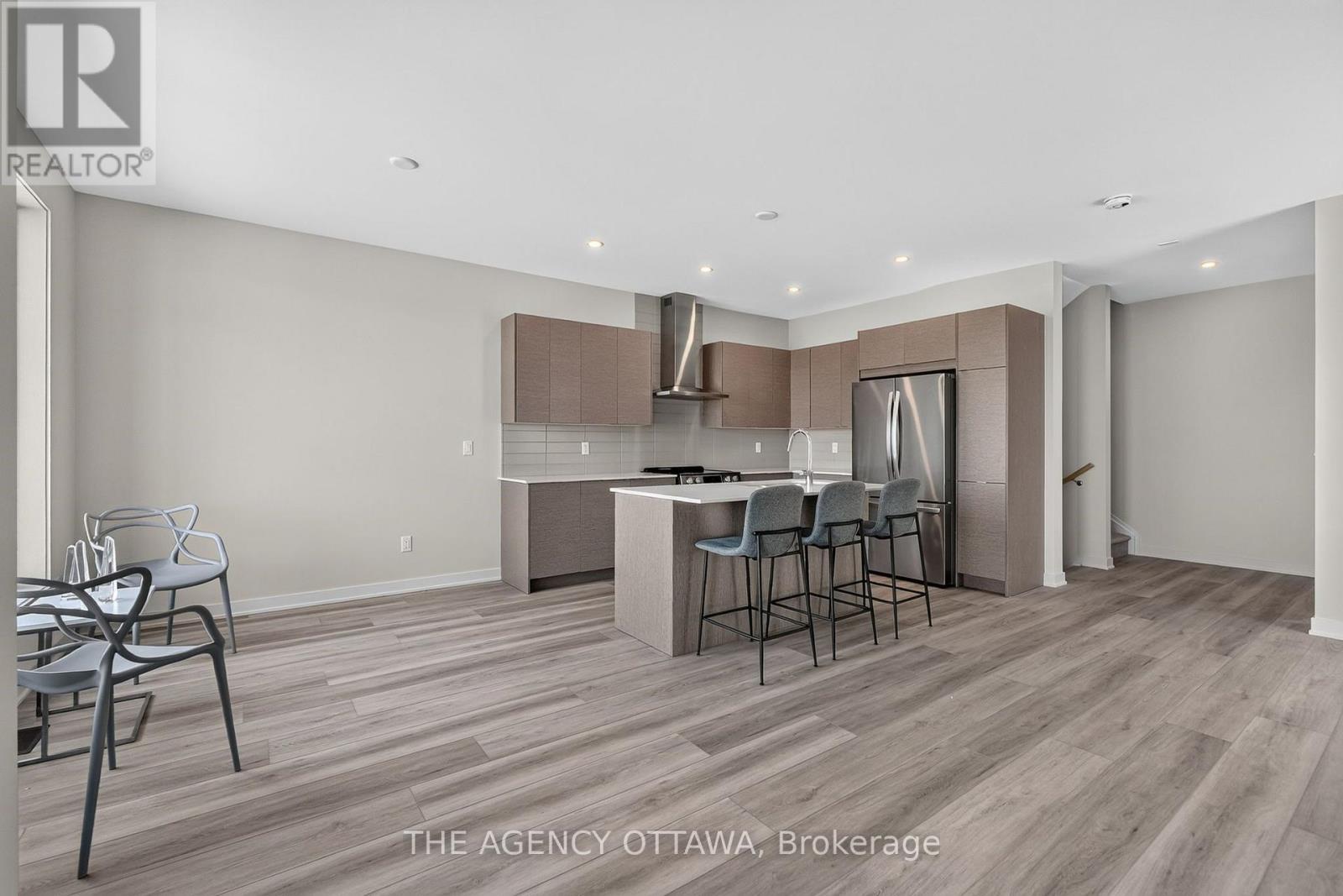 3 Bed, 3 Bath House for Sale in Ottawa – 3007 SHOWCASE CRESCENT, Ottawa – MLS# X13653146 - Image 17