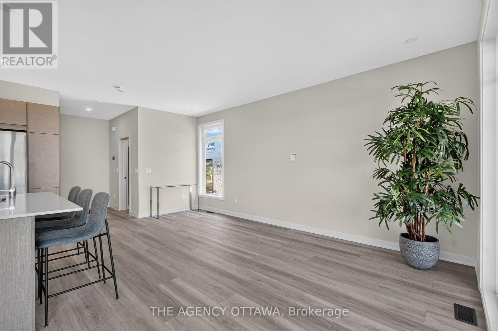 3 Bed, 3 Bath House for Sale in Ottawa – 3007 SHOWCASE CRESCENT, Ottawa – MLS# X13653146 - Image 20