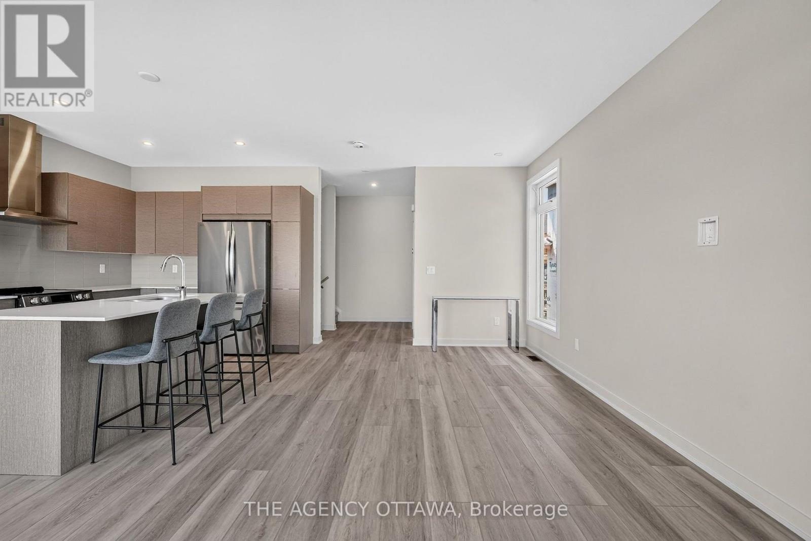 3 Bed, 3 Bath House for Sale in Ottawa – 3007 SHOWCASE CRESCENT, Ottawa – MLS# X13653146 - Image 21