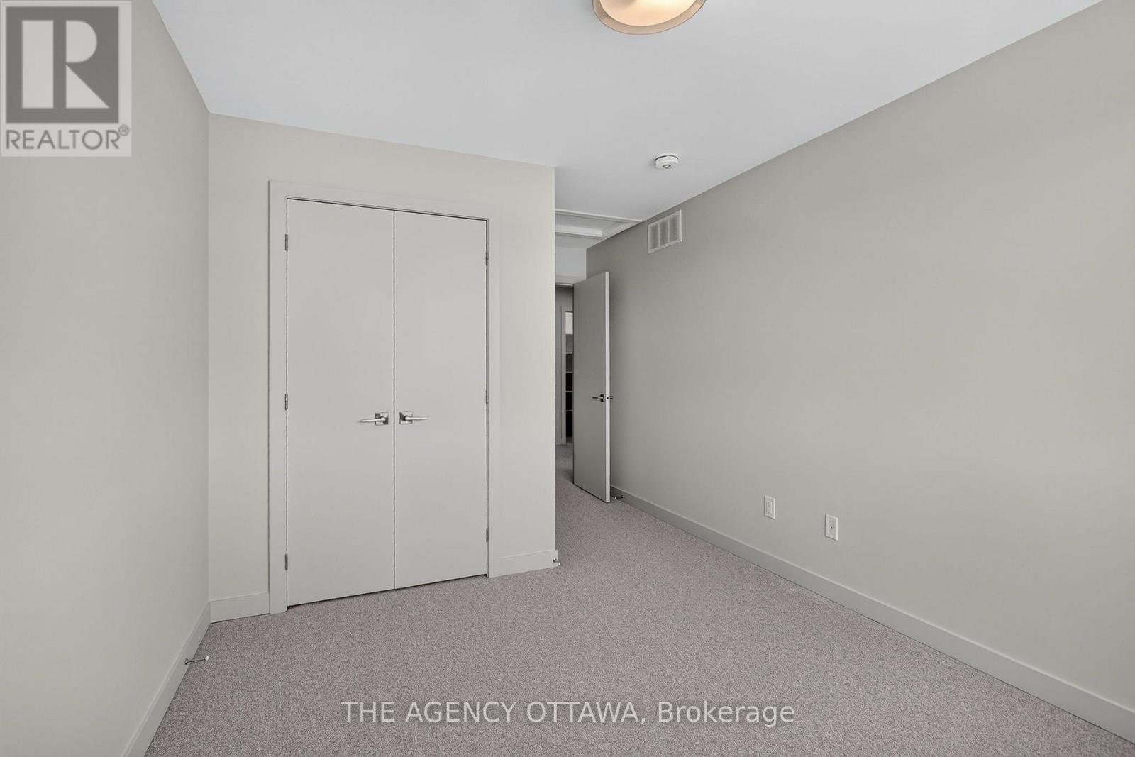 3007 SHOWCASE CRESCENT - 33