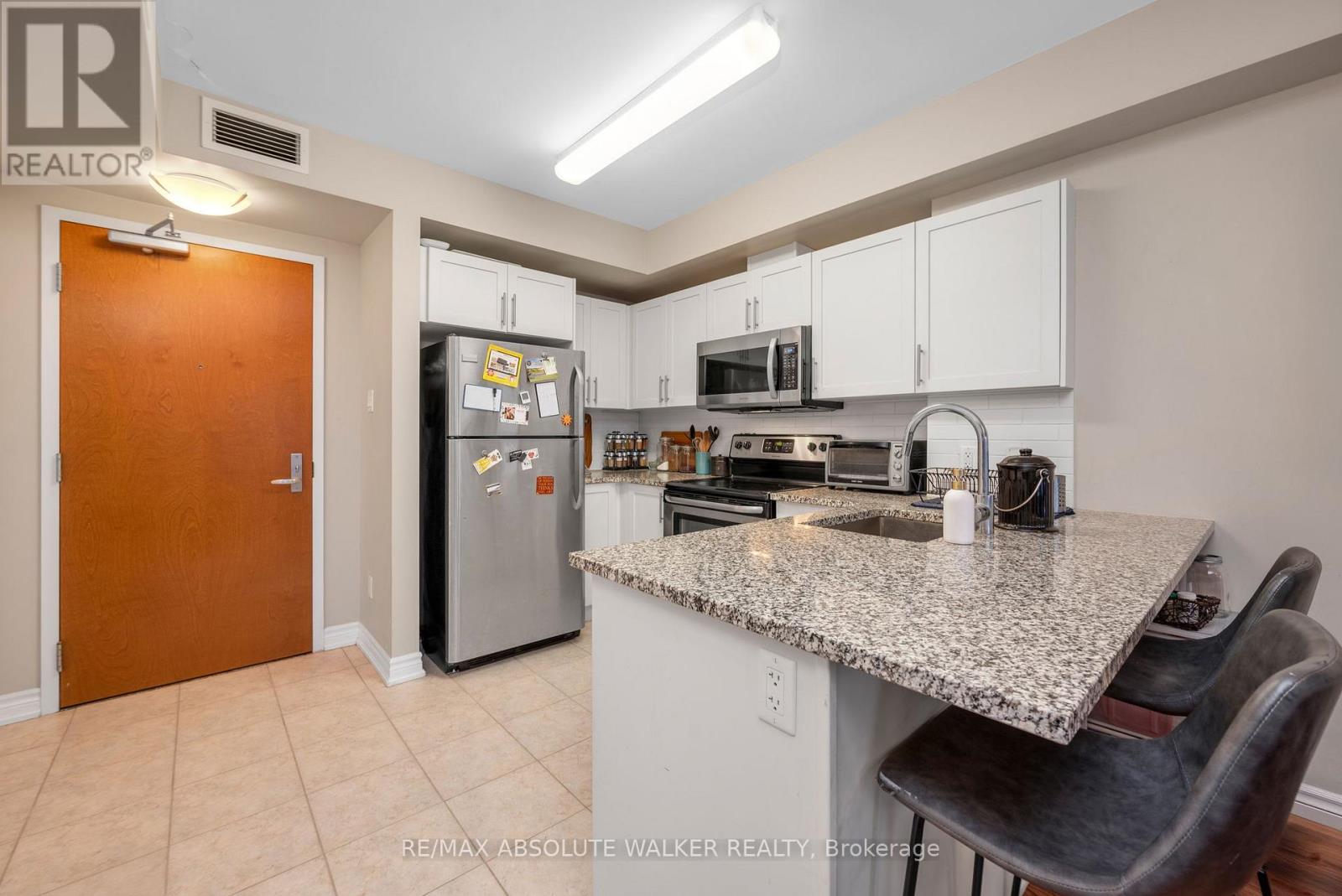 1 Bed, 1 Bath House for Sale in Ottawa – 1003 – 195 BESSERER STREET, Ottawa – MLS# X13653160 - Image 9