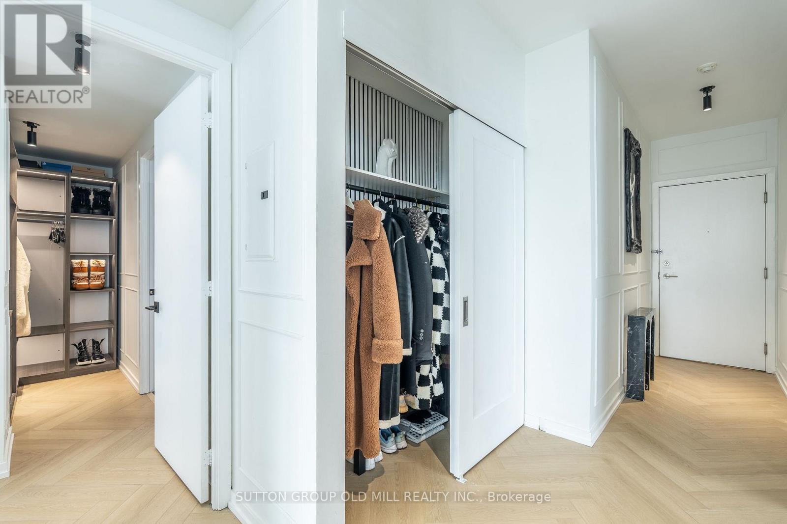 #2505 103 THE QUEENSWAY - Image 37
