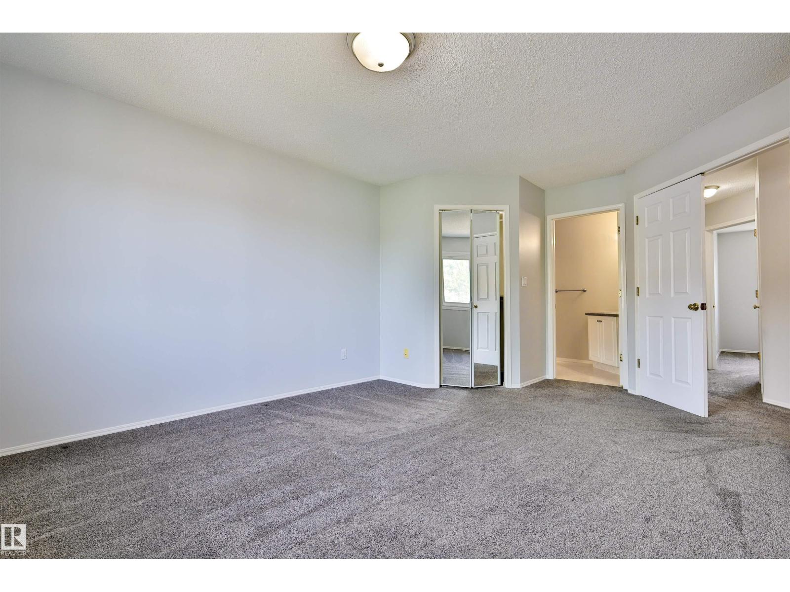 15529 95 AV NW - 12